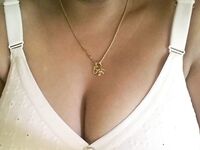 Desi pictures of a chubby bhabhi showing her big boobs