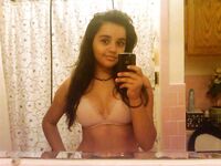 Hot & Sexy Young Girls With Big Boobs Take Seductive Selfies