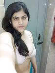 Big boob Indian college girl brings up her nude show