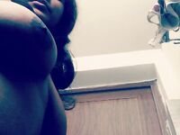 Desi nude pics of an NRI girl Arpita seducing with her big boobs