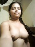 Cute looking Indian girl nude pics leaked online