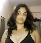 Desi Bhabhi Boobs show picture collection