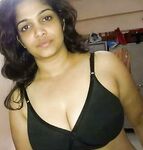 Desi Bhabhi Boobs show picture collection