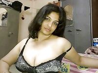Desi Bhabhi Boobs show picture collection