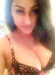 Indian college girls expose big boobs in sexy selfies