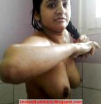 Horny and Sensual College Girls In the Bathroom College Sex Gallery