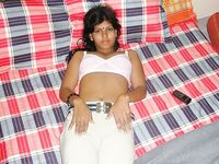 Cute Bangla wife nude pics goes viral