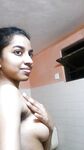 Cute looking Kerala girl invites you to see her hot pictures