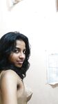 Cute looking Kerala girl invites you to see her hot pictures