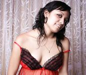 Sweet Indian girl showing boobs pics