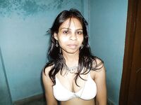 Desi skinny babe nude pics exposed