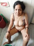 Mature Indian aunty nude pics gallery