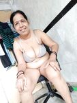 Mature Indian aunty nude pics gallery