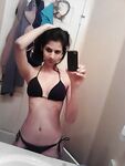Sexy Indian babe flaunts her hot body