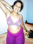 Cute Desi Bhabhi nude pics to arouse your sex mood