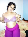 Cute Desi Bhabhi nude pics to arouse your sex mood