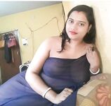 Newly married bhabhi seducing photos in transparent saree