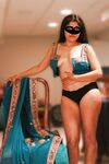 Indian Bhabhi saree striptease pics