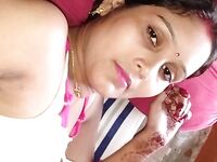 Village Bhabhi nude bath pics