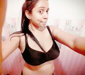 Big tits Indian girl full nude pics