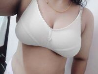 Desi big tits girl hot selfie photos