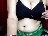 Indian big boobs mom hairy pussy fingering photos