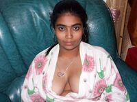 Indian big boobs pics of hot Indian Bhabhi