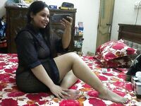 Chubby Indian wife nude selfie photos
