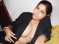 Desi naked wife xxx Indian sex photos leaked online by ex!