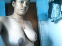 Mallu girlfriend nude pics shared online