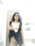 Indian girl's sexy hot pics of solo selfie