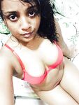 Seductive young Maldives girl nude pics