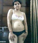 Sexy Indian girl's nude Indian selfie pics