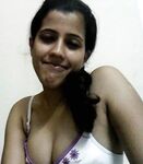 Sexy Indian girl's nude Indian selfie pics