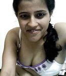 Sexy Indian girl's nude Indian selfie pics