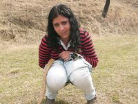 Hairy pussy Desi housewife sex pic with her husband