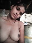 Booby village girl exposing her nude boobs