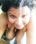 Srilankan busty aunty showing big melons pictures