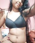 Topless Desi girl Supriya unseen collection