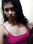 Thick ass Srilankan bhabhi topless selfies