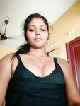 Unmarried Chennai Tamil girl showing round boobs