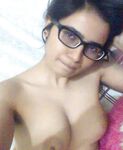Beautiful Pakistani girl filmed naked photos
