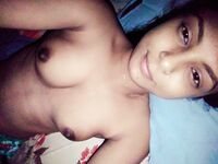 Lankan college girl naked selfie photos exposed