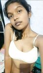 Srilankan college girl topless selfie photos