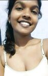 Srilankan college girl topless selfie photos
