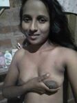Srilankan village girl nude selfies for lover