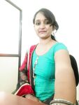 Hyderabad Telugu wife showing big boobs photos