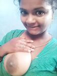 Tamil housewife showing big boobs and huge ass