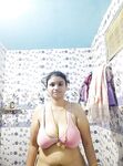 Mature Indian aunty big boobs showing pics