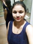 Mature Indian aunty big boobs showing pics